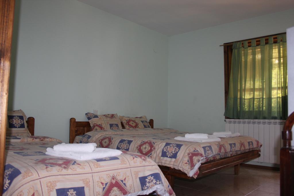 ساندانسكي Guest House Chinarite الغرفة الصورة