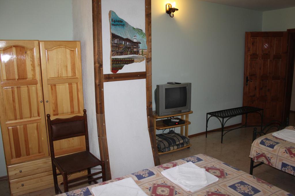 ساندانسكي Guest House Chinarite الغرفة الصورة
