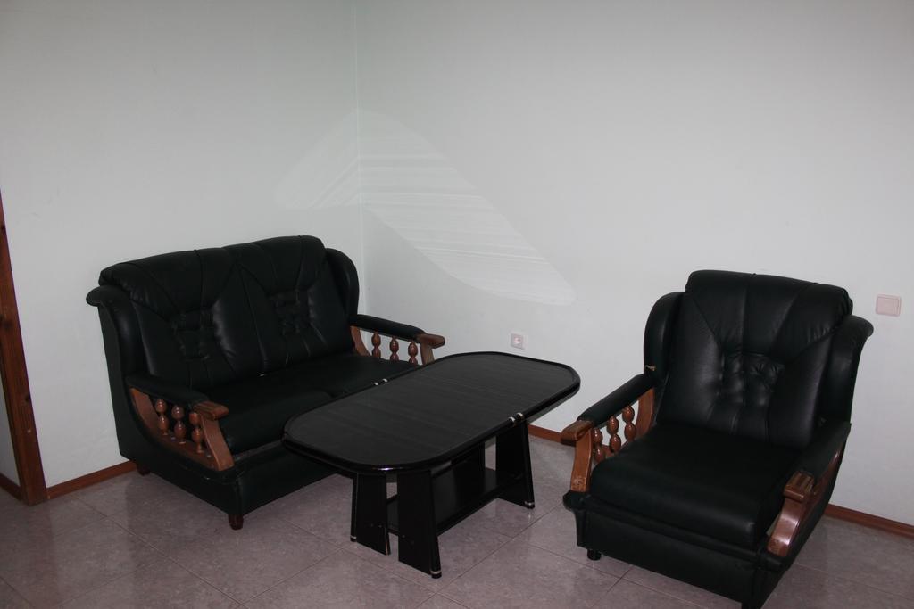 ساندانسكي Guest House Chinarite الغرفة الصورة