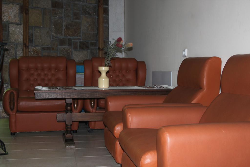 ساندانسكي Guest House Chinarite المظهر الخارجي الصورة